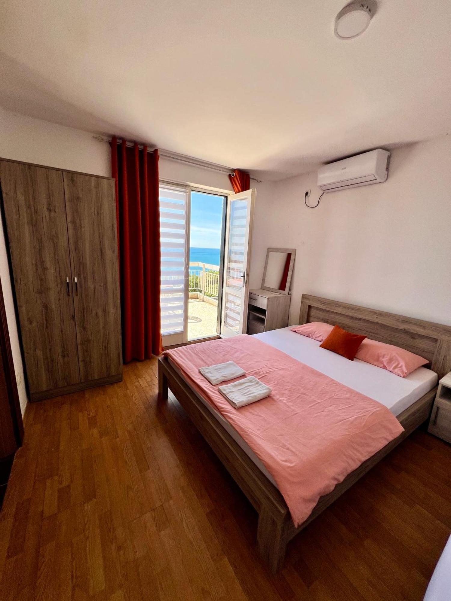 Apartments Nautilus อุลซิน ภายนอก รูปภาพ